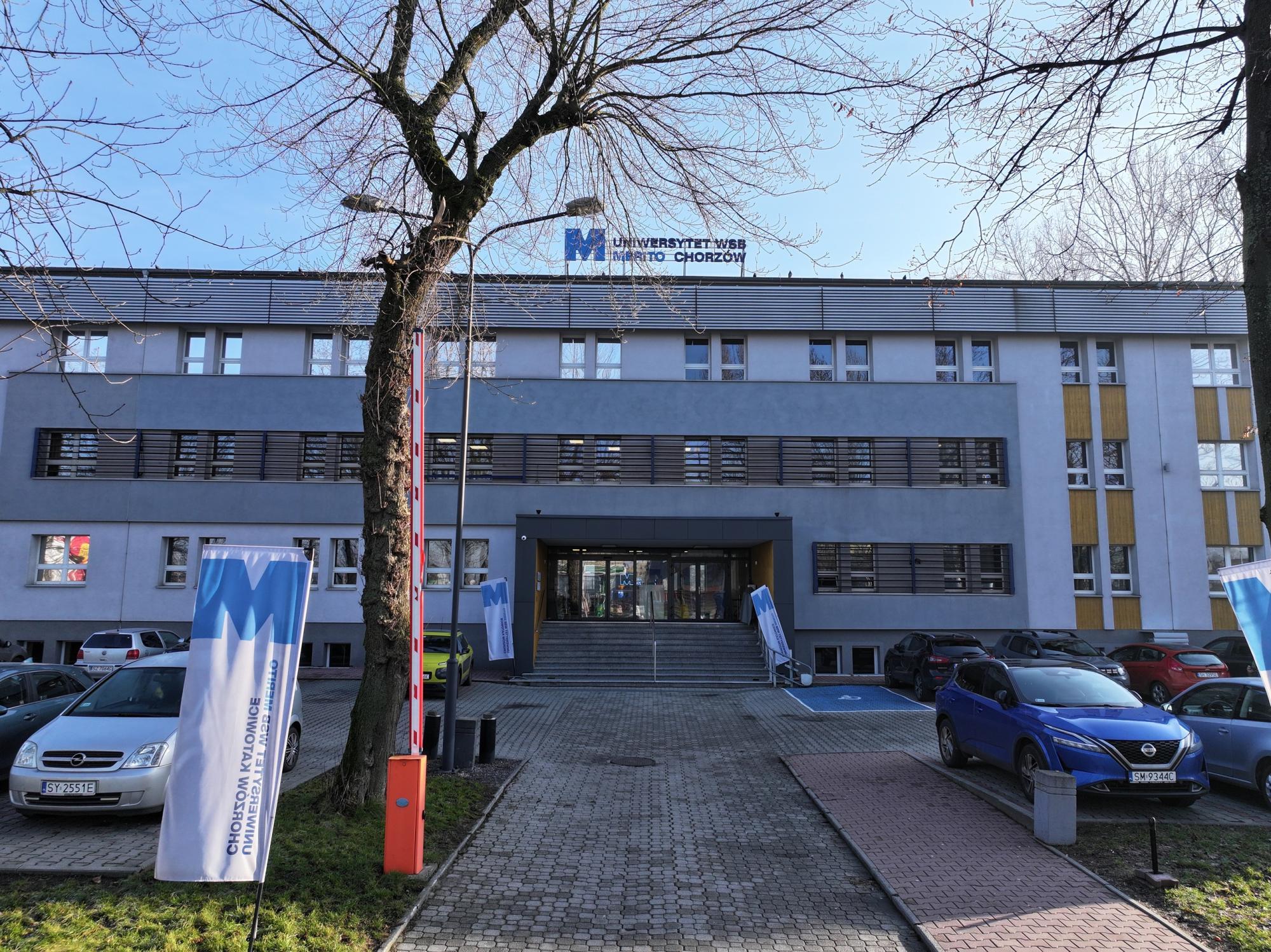 WSB Merito - główny budynek przy ul. Sportowej w Chorzowie